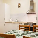 Appartement Of The Kings-edith